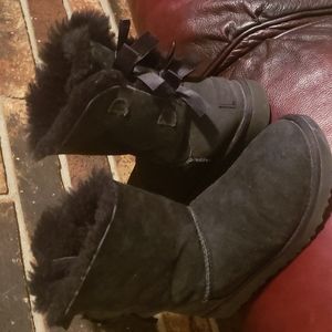 black uggs with bows